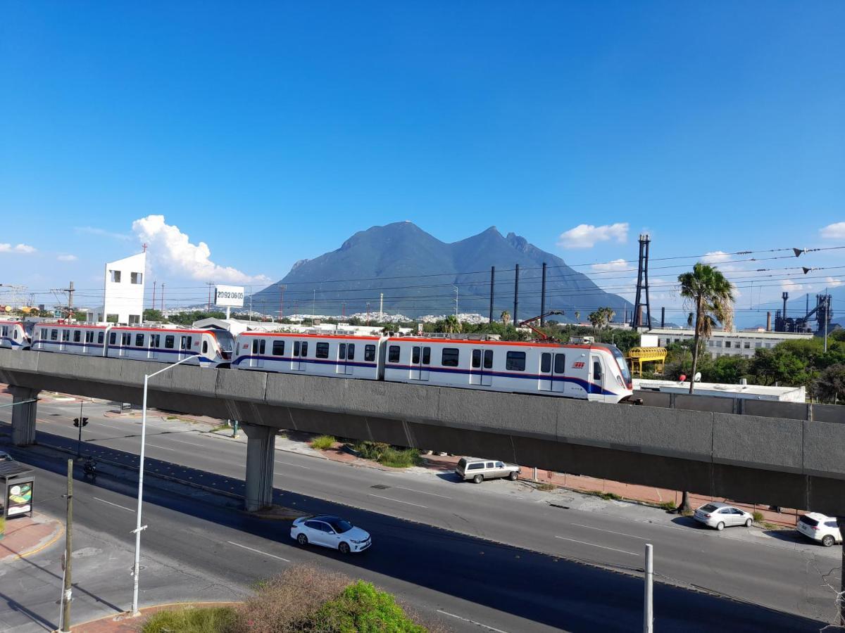 Special Hoestel In Monterrey! Экстерьер фото
